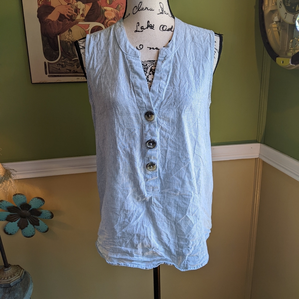 Harve' Benard  top
